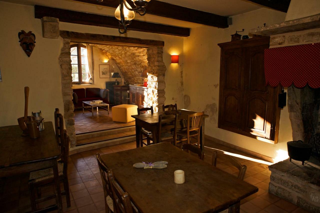 Maison De Dame Tartine Issirac Екстериор снимка
